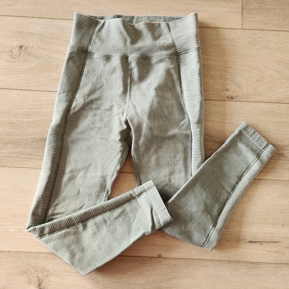 Offline By Aerie Seamless 7/8 Legging Hi Rise Womens Size Small Washed Green